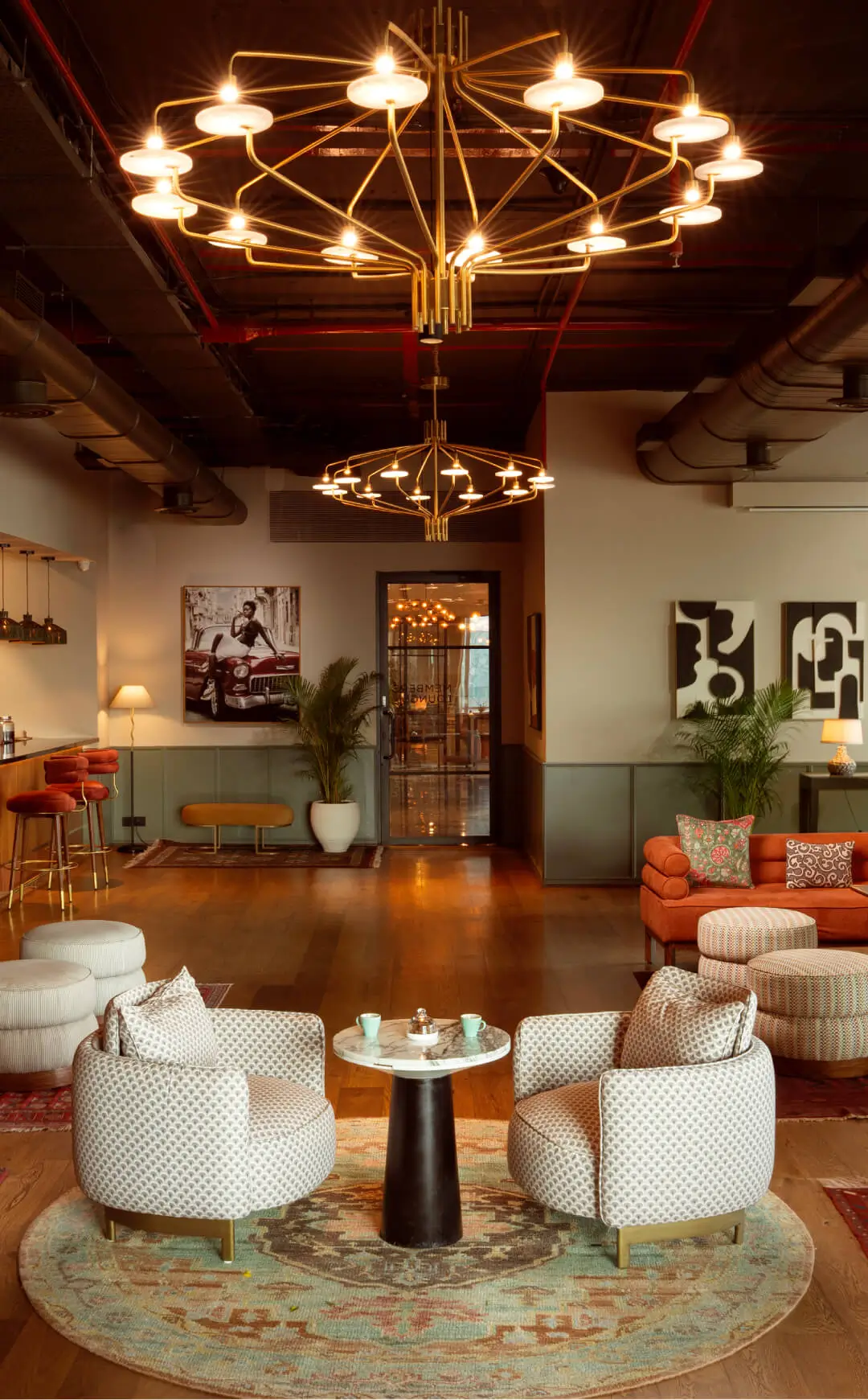 Cozy Members’ Lounge at The Quorum Mumbai, ideal for work and relaxation.